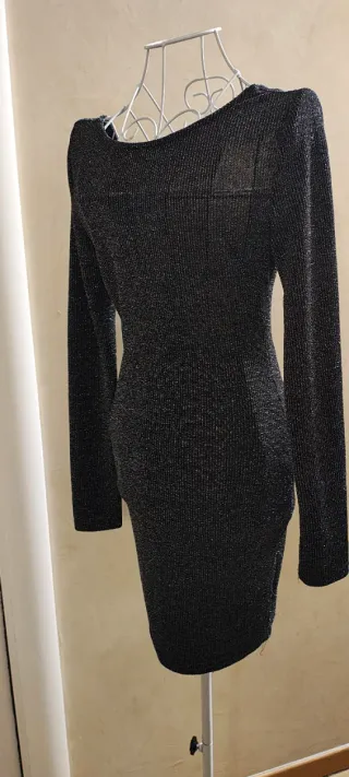 Abito elasticizzato effetto luccicante