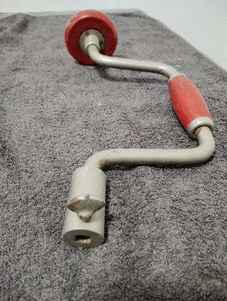 Taladro manual antiguo