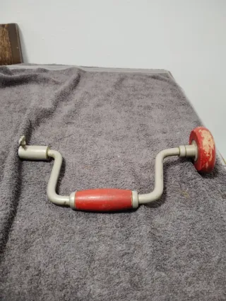 Taladro manual antiguo