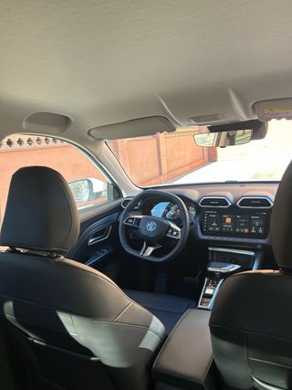 MG ZS Hybrid+ Luxury 2025