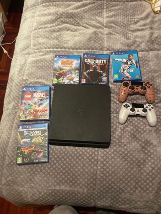 PS4 500GB con 2 mandos y 5 juegos