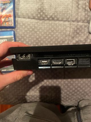 PS4 500GB con 2 mandos y 5 juegos