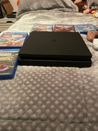 PS4 500GB con 2 mandos y 5 juegos