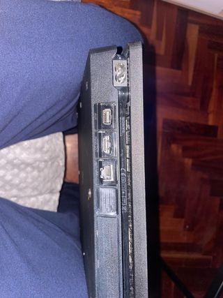 PS4 500GB con 2 mandos y 5 juegos