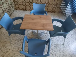 Mesas y Sillas de Comedor Azul