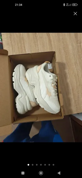 Scarpe Puma bianche e nere, taglia 39/40