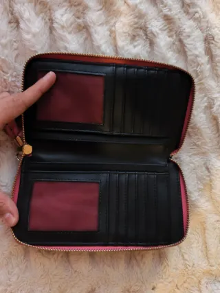 Monedero negro y rosa con cremallera