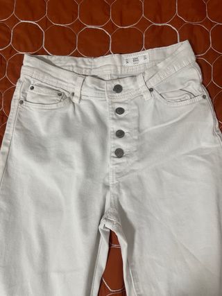 Pantalón vaquero blanco ancho