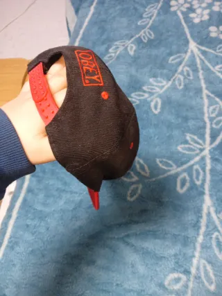 Gorra OBEY Negra y Roja