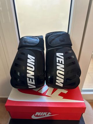 Guantes de Boxeo Venum Negros