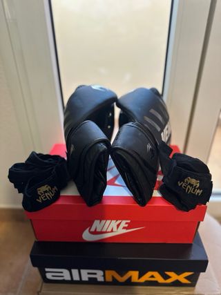 Guantes de Boxeo Venum Negros