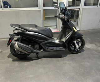 Piaggio Beverly 350cc Scooter