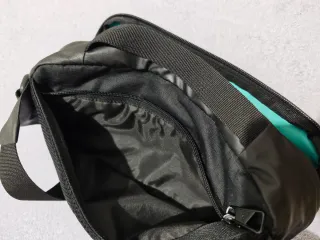 Bolso Bandolera Adidas Mercedes AMG Negro