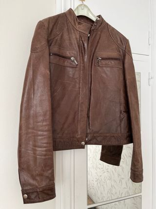 Cazadora de piel marrón