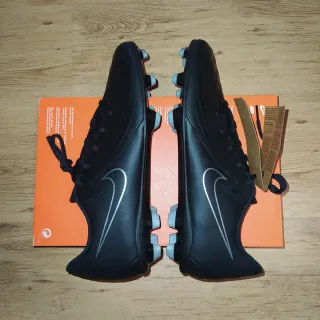 Nike Phantom GX II Club FG/MG Scarpe Calcio