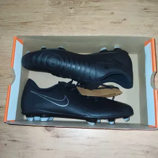 Nike Phantom GX II Club FG/MG Scarpe Calcio