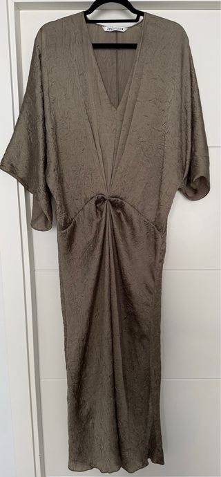 Vestido midi de Zara corte tipo Kaftán. Talla L