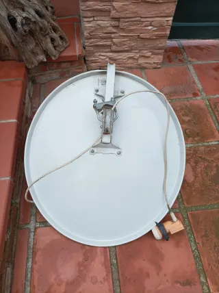Antena Parabólica Blanca, 60 Cm.