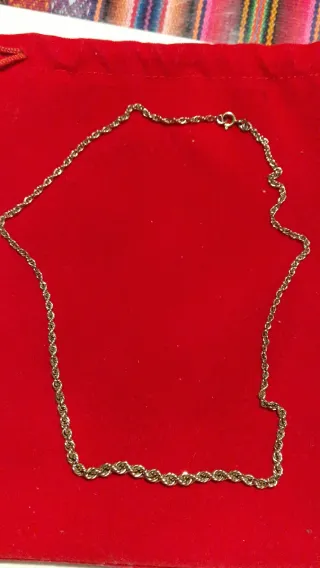 Collar de oro