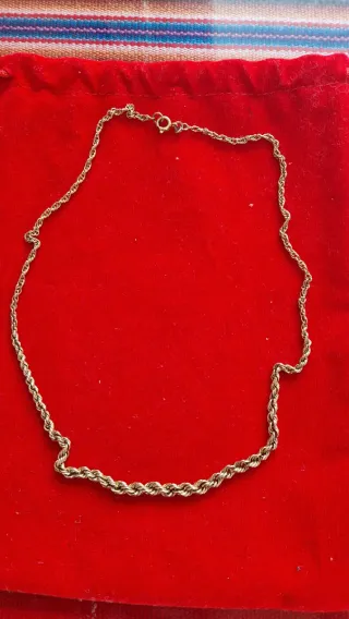 Collar de oro