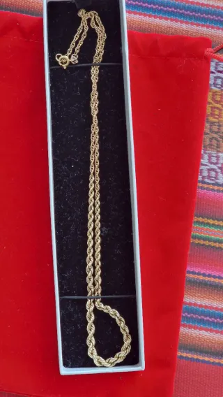 Collar de oro