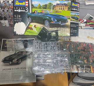 Maqueta Revell Jaguar E-Type Roadster 1:24