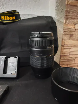 Cámara Nikon D3200 + 2 objetivos