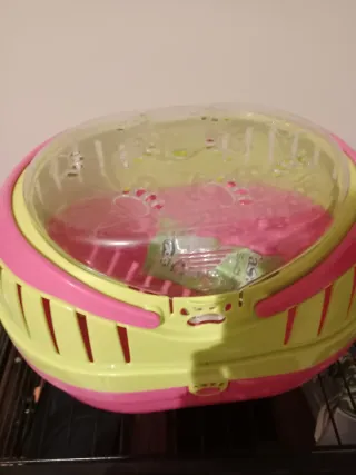 Jaula grande 3 pisos. Con transportín pequeño .