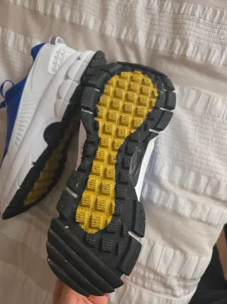 Nike Vomero 5 Azul y Blanco