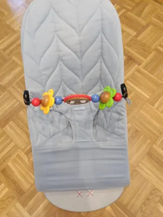 Hamaca BabyBjörn con juguete