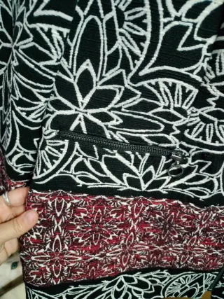 Abrigo estampado floral cremallera