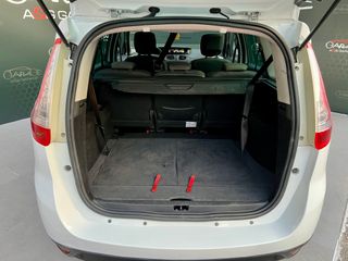Renault Grand Scenic 2015 7-PLAZAS MUY BUEN ESTADO