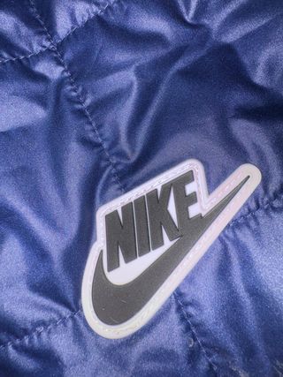 Chaqueta Nike Azul Larga con Capucha.