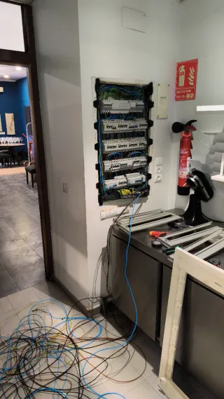 Servicios de electricidad y climatización