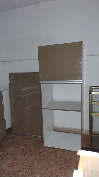 Muebles de Cocina Beige y Marrón