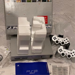 PS2 Satin Silver Completa en caja, muy buen estado
