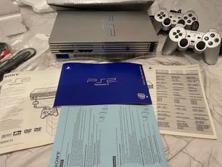 PS2 Satin Silver Completa en caja, muy buen estado