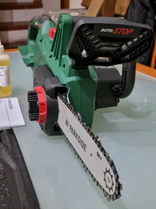 Motosierra Parkside 20V Batería y cargador