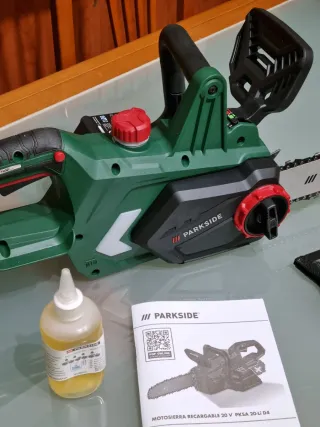 Motosierra Parkside 20V Batería y cargador