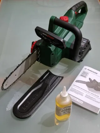 Motosierra Parkside 20V Batería y cargador