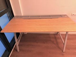 Mesa de escritorio madera y metal