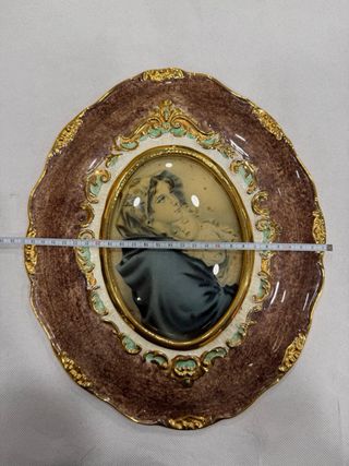 Cornice antica in ceramica