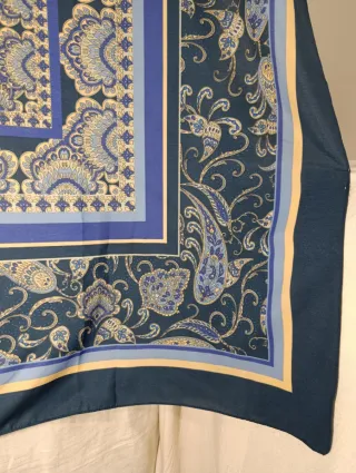 GRAN PAÑUELO SÍMIL SEDA INDUMENTARIA