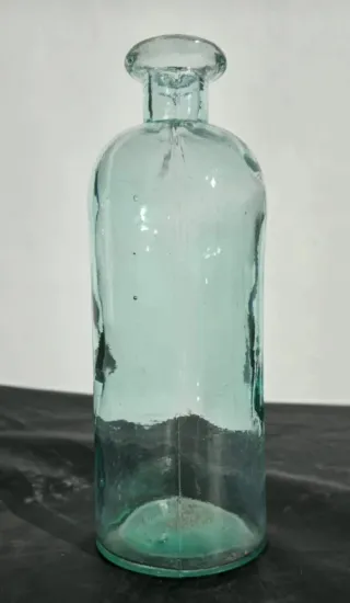 Antigua botella farmacia