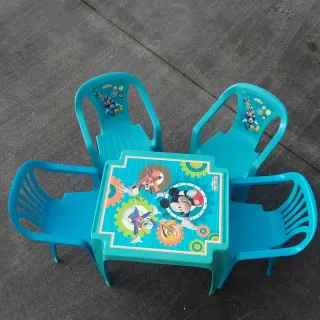 Mesa y 4 Sillas Infantiles para exterior