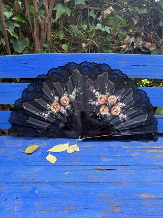 Abanico clásico vintage de puntilla