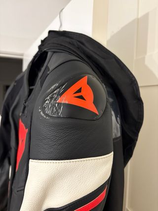 Mono Dainese 1 pieza Negro/Rojo/Blanco