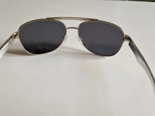 Gafas de sol aviador plateadas y negras