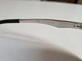 Gafas de sol aviador plateadas y negras