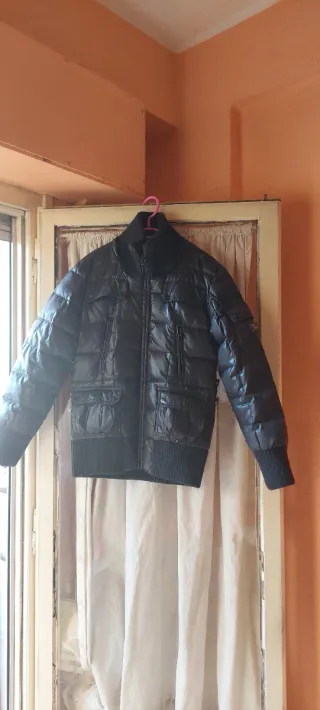 Chaqueta acolchada negra mujer